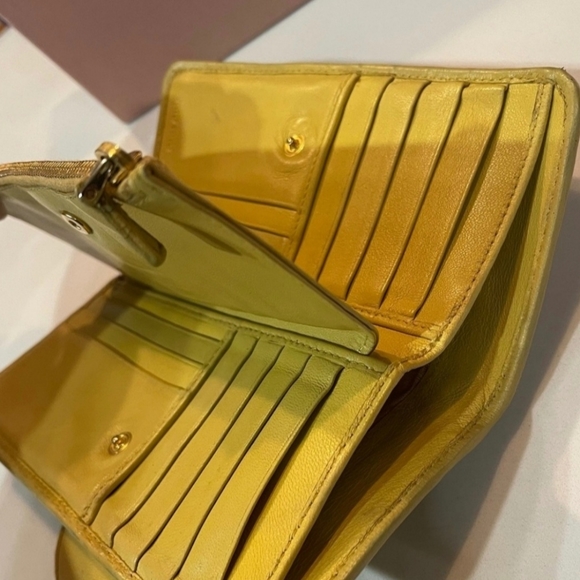 💯 MIUMIU Matelasse Bifold Long Wallet - Picture 10 of 16